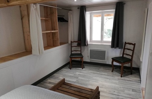 Tour-de-Faure Other | ACCOMMODATION "LE SAINT JACQUES" 1 double room