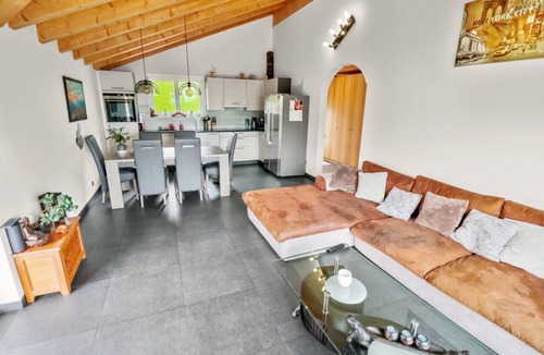 Troistorrents Apartment | Accommodation with a view of the plain