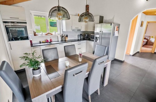 Troistorrents Apartment | Accommodation with a view of the plain