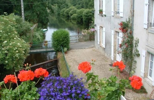 Quimperle Apartment | Accommodation with private garden and river views