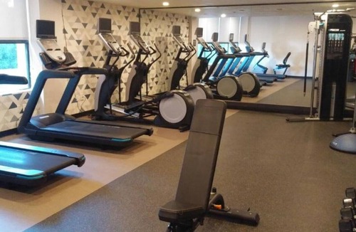 Wilsonville House | Accommodations offer free fiber optic Wi-Fi, shuttle rides !