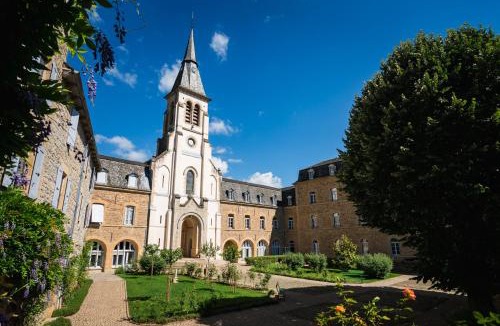 Saint-Come-d'Olt Hotel | Accueil du Couvent de Malet