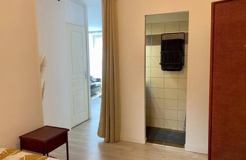 Lezignan-Corbieres Apartment | Accueillant petit T2 cœur de centre ville