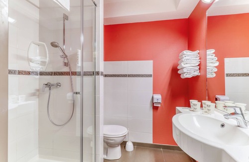 Saint-Victor Hotel | ACE Hôtel Montluçon