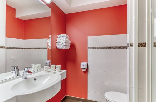 Saint-Victor Hotel | ACE Hôtel Montluçon