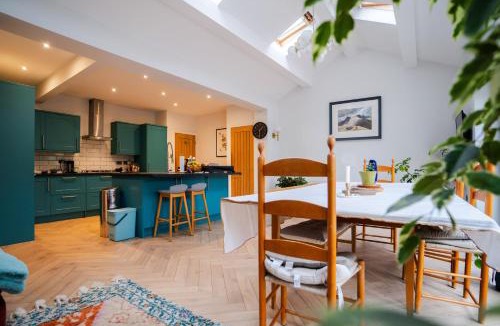 Roundhay House | Acer View