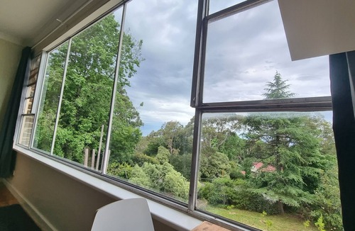 Crafers House | Achitect’s Summer House- Mt Lofty Gardens