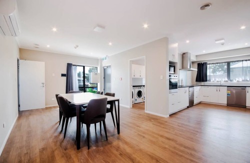 Papatoetoe Hotel | ACL Studio Units