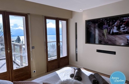 Angon House | Acmé - villa with panoramic lake view.