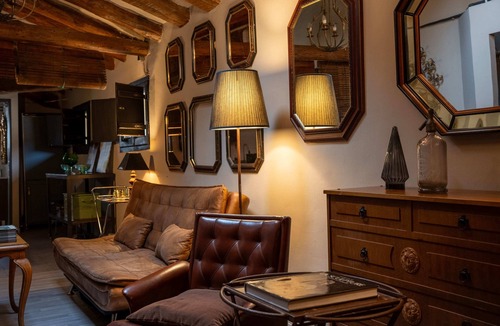 Zaragoza Old Town Apartment | Acogedor Estudio Edificio Histórico Pza del Pilar