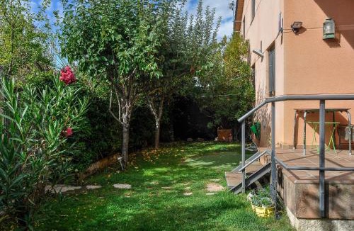 Zarzuela del Monte Apartment | Acogedora casa con verde jardín by CABANA Rentals