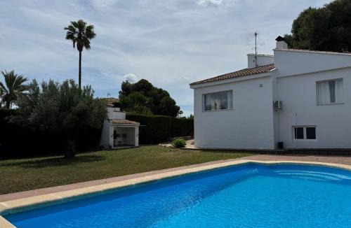 Lliria House | Acogedora casa con piscina