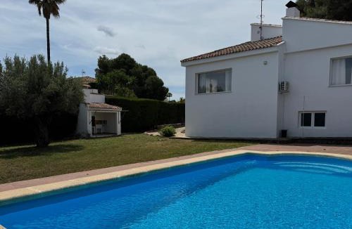 Lliria House | Acogedora casa con piscina