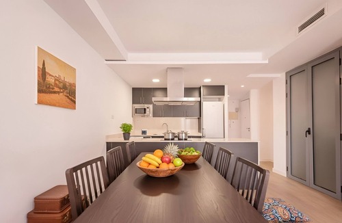 La Ribera Apartment | Acomodis Apartments - Cozy 12-bedroom GroupFlat 8-Baths Barcelona Center max 24