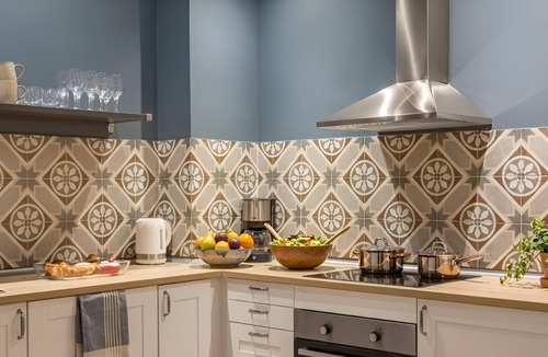 Sant Antoni Apartment | Acomodis Apartments - Comfy 15-Bedroom GroupFlat in L’Eixample up to 27 people!