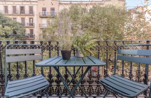 La Nova Esquerra de l'Eixample Apartment | Acomodis Apartments - Cozy 36-bedroom GroupFlat 18-Baths Barcelona Eixample 70 p