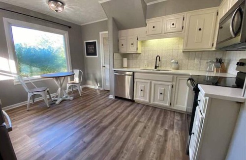 Lewisburg House | Acorn Acres- Sleeps 8, 2 Baths