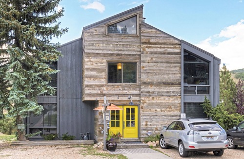 North Park City Condo | Acorn Chalet #5 - Walk to PC ski base! STUDIO!