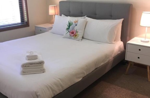 Bright House | Acorn Lodge