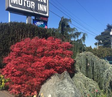 Oak Harbor Hotel | Acorn Motor Inn