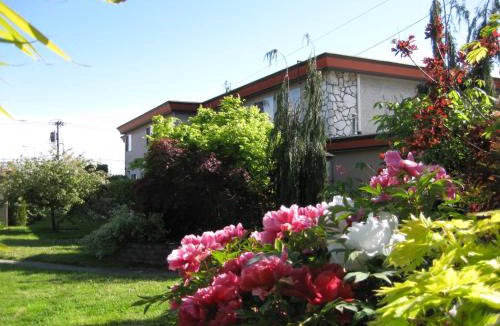 Oak Harbor Hotel | Acorn Motor Inn