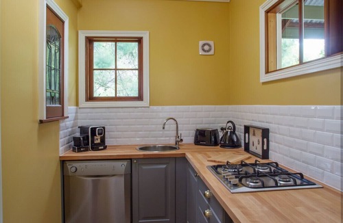 Rhyll Apartment | Acorn Studio at Oaktree Lodge