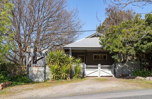 Rhyll Apartment | Acorn Studio at Oaktree Lodge