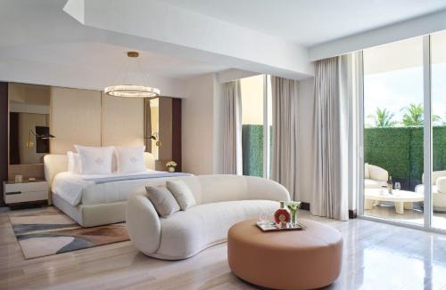 Sunny Isles Beach Resort | Acqualina Resort and Residences