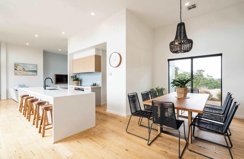 Jan Juc House | Acres, Views, 6 Bdrm's inc Tiny Home Pet Friendly