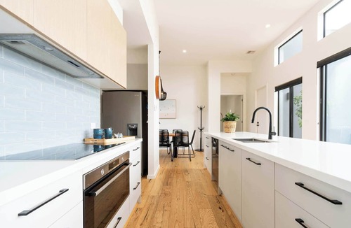 Jan Juc House | Acres, Views, 6 Bdrm's inc Tiny Home Pet Friendly