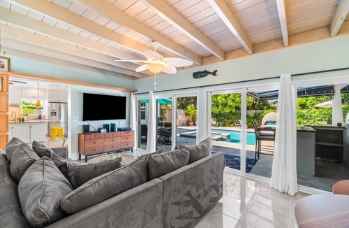 Singer Island House | Across from Beach- 3 Master Suites, Heated Pool & Spa, Tanning Ledge, Golden Tee