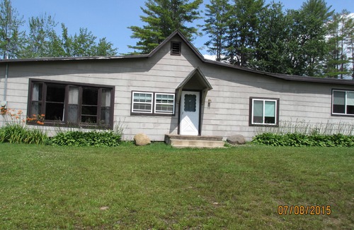 Broadalbin House | ACROSS FROM SAND ISLAND ON SACANDAGA LAKE