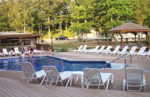 Lake of the Ozarks House | Across from Shady Gators & H Toad 5 BR Sleeps (10) 3,000 sq ft
