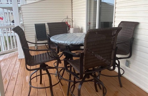 Lake of the Ozarks House | Across from Shady Gators & H Toad 5 BR Sleeps (10) 3,000 sq ft