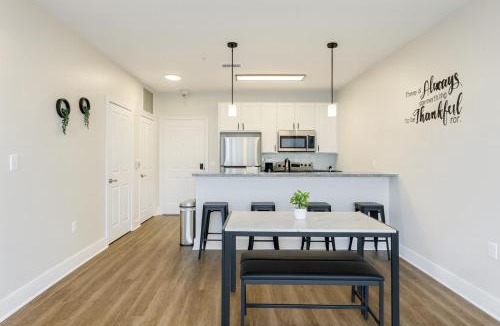 Glen Iris Apartment | Across from UAB Spacious 2BR Retreat 3a