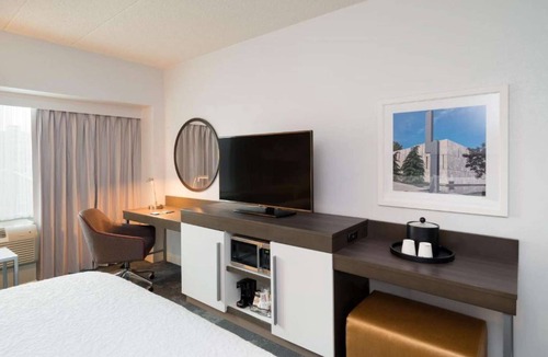 Chinatown Hotel | Across Pennsylvania Convention Center + Breakfast