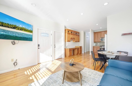 Constable Hook House | Across River from NYC Modern Home 10bds 4.5bth Near EWR 3 FREE Parking Space