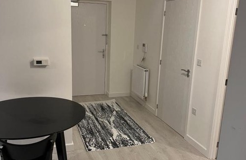 East Acton Apartment | Acton Prestige Penthouse