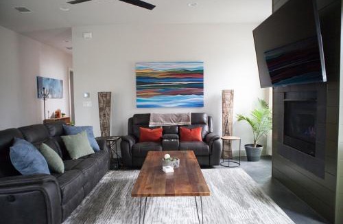 Georgetown House | Actually walkable to square & Private Heated Pool