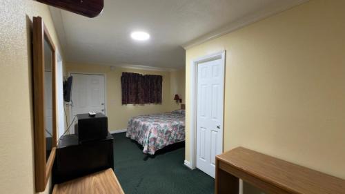 Ada Hotel | Ada Inn & Suites