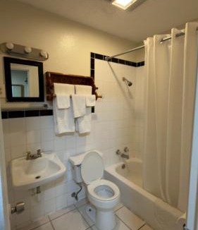 Ada Hotel | Ada Inn & Suites