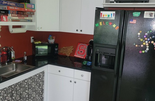 Meredith Woods Apartment | ADA King near Crabtree, PNC Arena, State Fairgrounds, NCMA