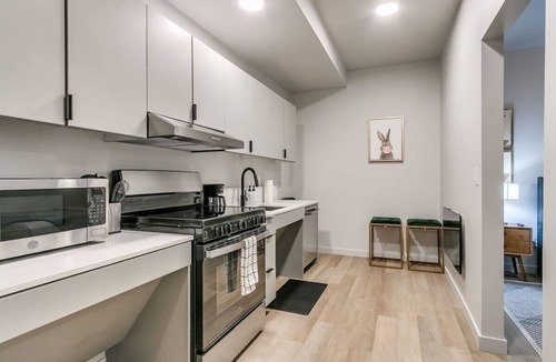 Midtown Apartment | ADA Luxury 1Bed New Apartment
