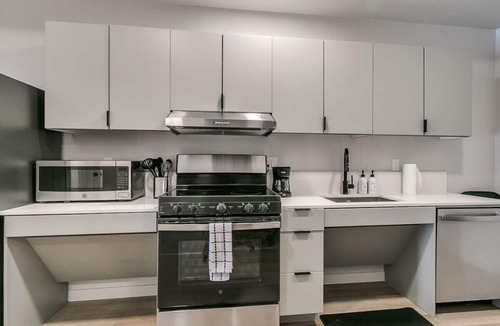 Midtown Apartment | ADA Luxury 1Bed New Apartment