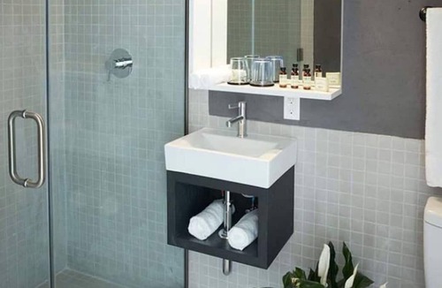 Hiler Hotel | ADA Queen Room at The Baltic Hotel