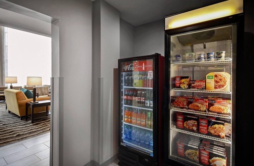 Holland Apartment | ADA Studio w/Tub | Near Lake Michigan Beaches