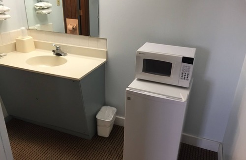 Adair Hotel | Adair Budget Inn