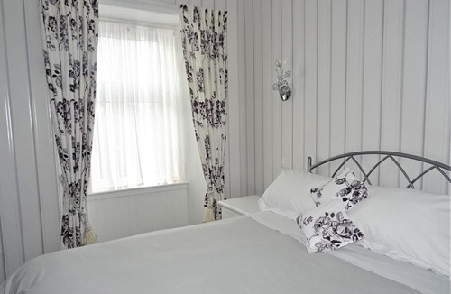 Perth House | Adam Guest House