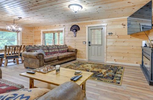 Adams House | Adams Cabin with Game Room and Fire Pit