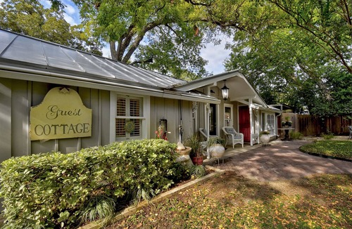King William Apartment | Adams Couple Getaway #2